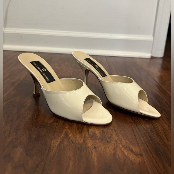 NWOT Vintage Saks White Patent Mules - Picture 3 of 6